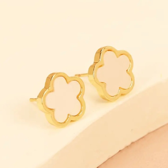 Classic White Clove Charm Stud Earrings - Picture 2 of 4